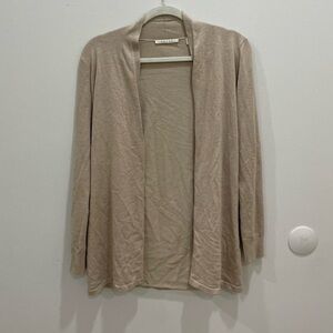 CYRUS 
Soft and lightweight beige cardigan